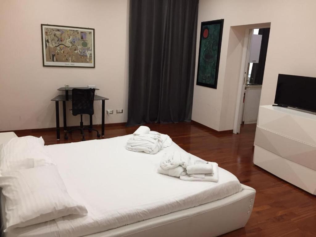 Dimora Frattina Hotel โรม ภายนอก รูปภาพ