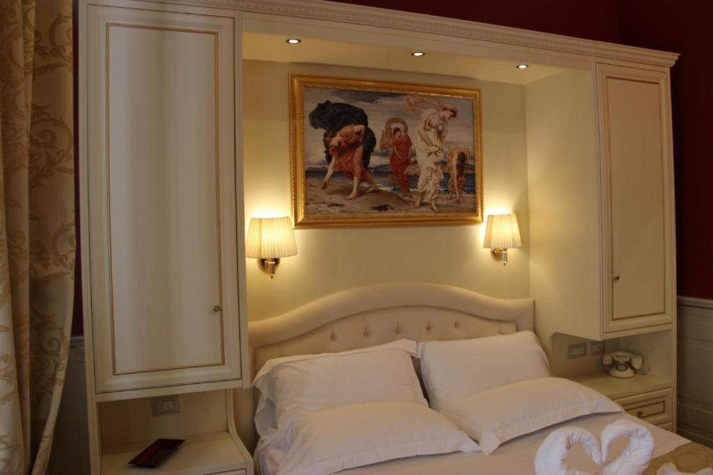 Dimora Frattina Hotel โรม ภายนอก รูปภาพ