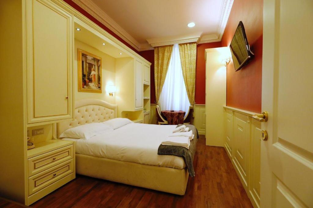 Dimora Frattina Hotel โรม ภายนอก รูปภาพ
