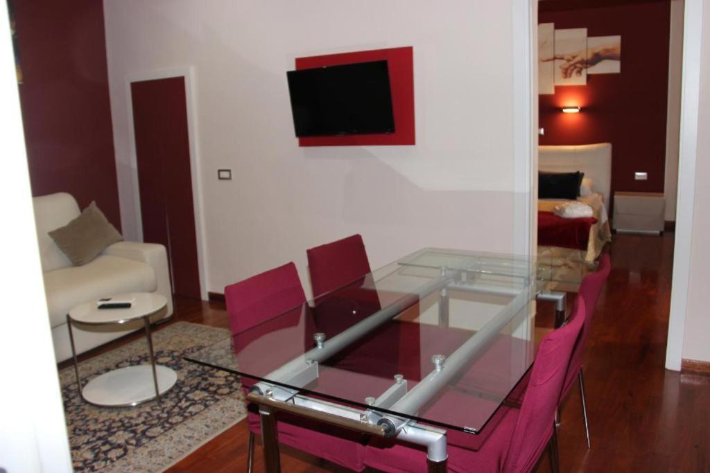 Dimora Frattina Hotel โรม ภายนอก รูปภาพ