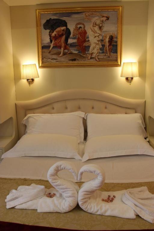 Dimora Frattina Hotel โรม ภายนอก รูปภาพ