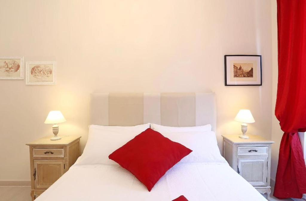Dimora Frattina Hotel โรม ภายนอก รูปภาพ