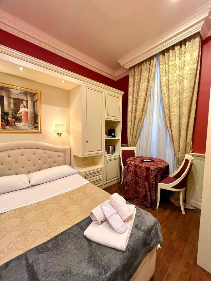 Dimora Frattina Hotel โรม ภายนอก รูปภาพ