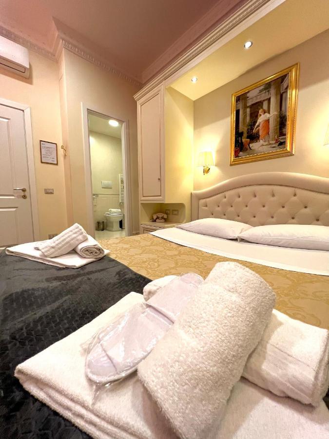 Dimora Frattina Hotel โรม ภายนอก รูปภาพ