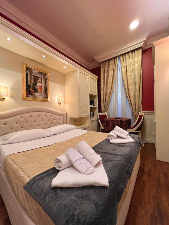 Dimora Frattina Hotel โรม ภายนอก รูปภาพ
