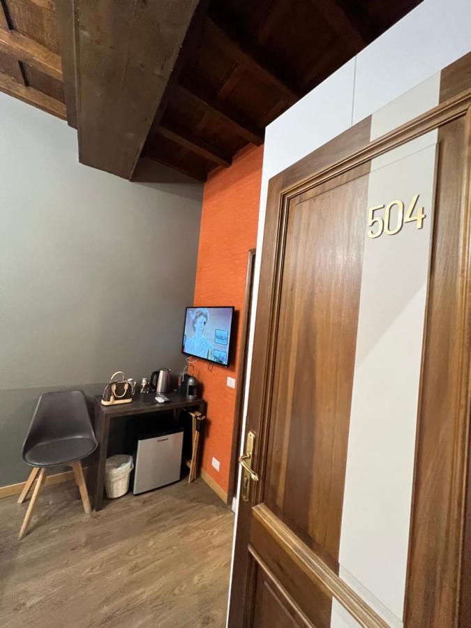 Dimora Frattina Hotel โรม ภายนอก รูปภาพ