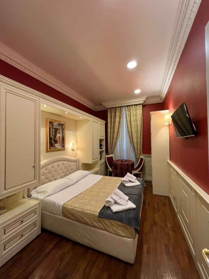 Dimora Frattina Hotel โรม ภายนอก รูปภาพ