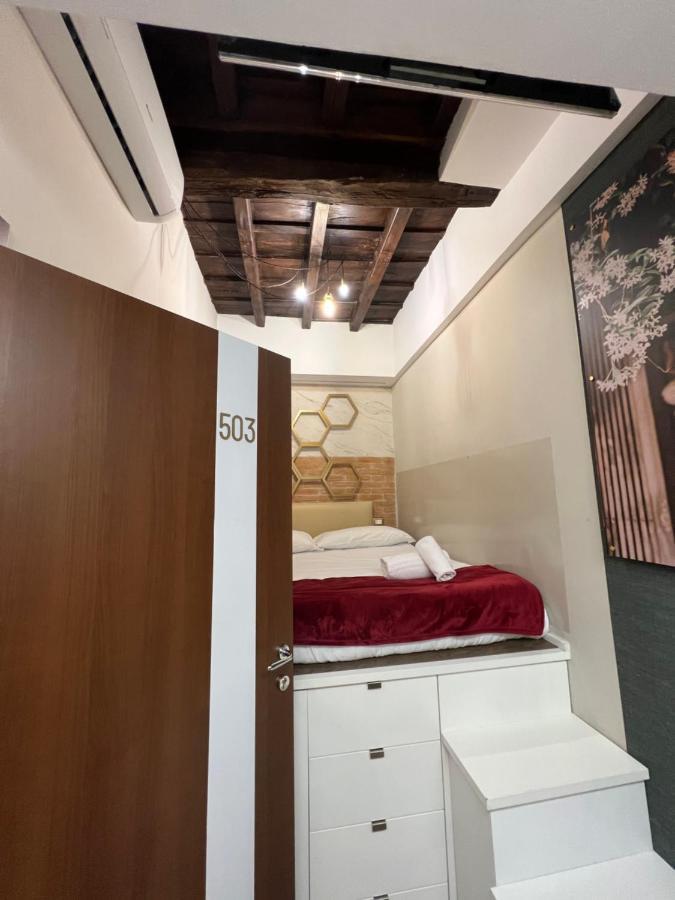 Dimora Frattina Hotel โรม ภายนอก รูปภาพ